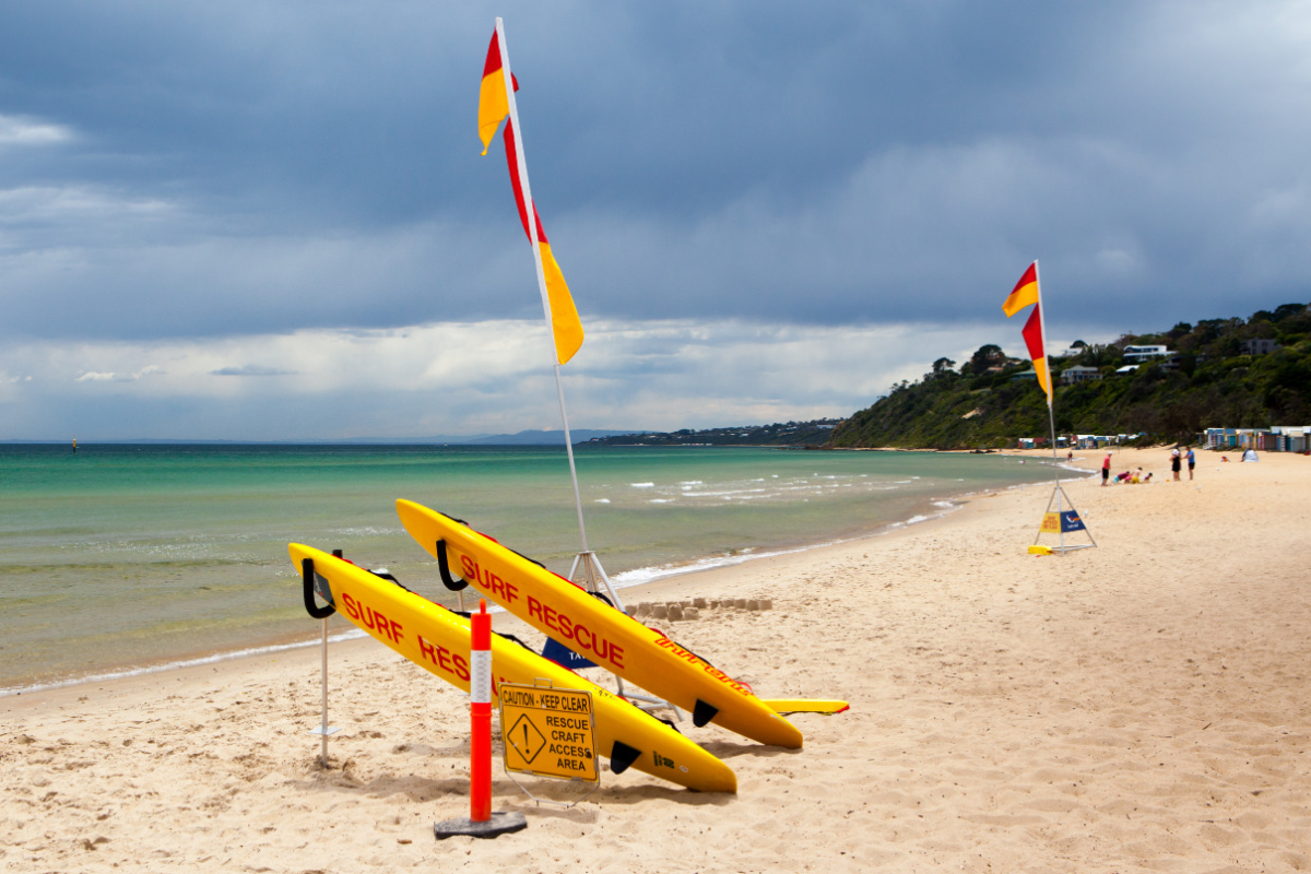 10 things to know before visiting Australia - swimmers should swim between the flags